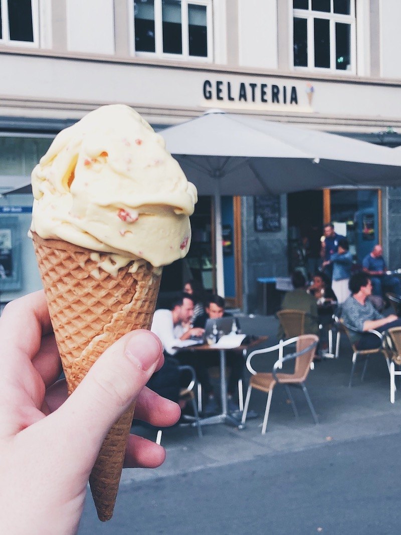 Buttermilch-Mango-Chili Eis